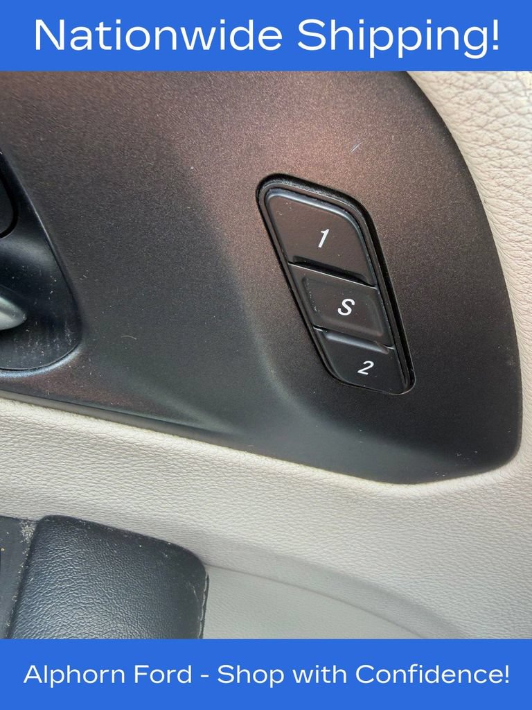 Used 2020 Chrysler Pacifica Limited FWD image 3