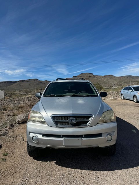 Used 2005 Kia Sorento 4WD image 2