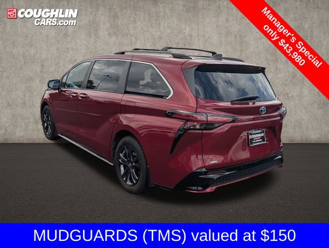 Used 2024 Toyota Sienna XSE AWD/4WD image 6