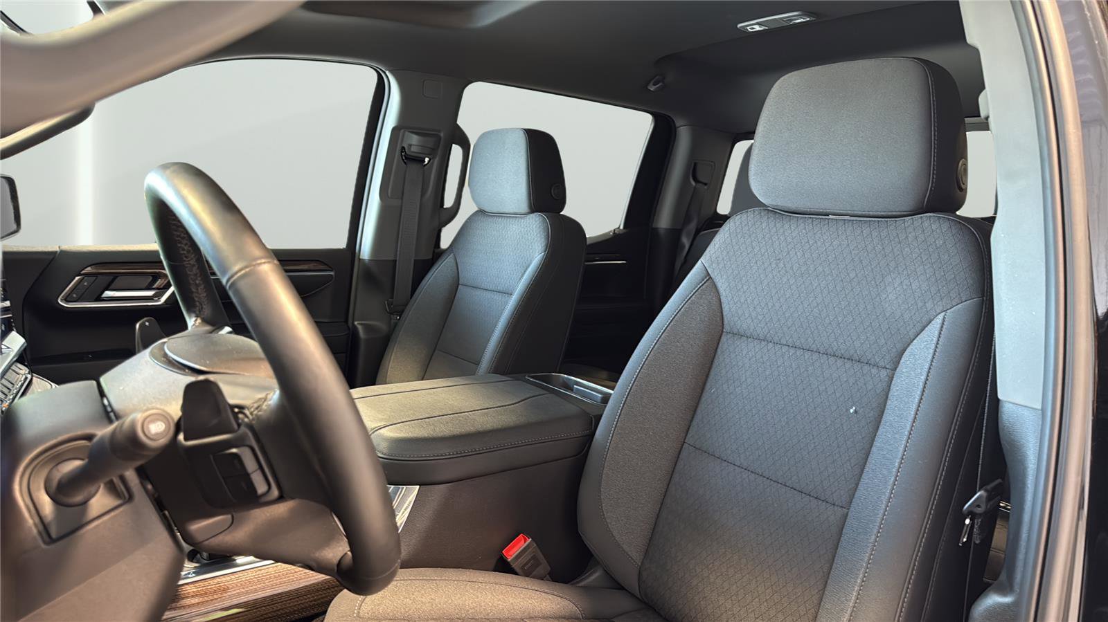 Used 2025 Chevrolet Silverado 1500 LT Trail Boss w/ Convenience Package II AWD/4WD image 10