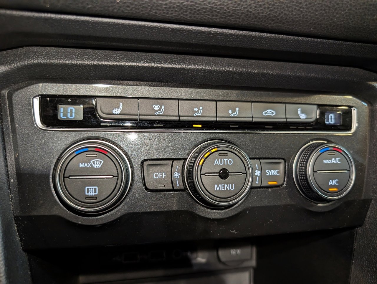 Used 2019 Volkswagen Tiguan SEL image 46