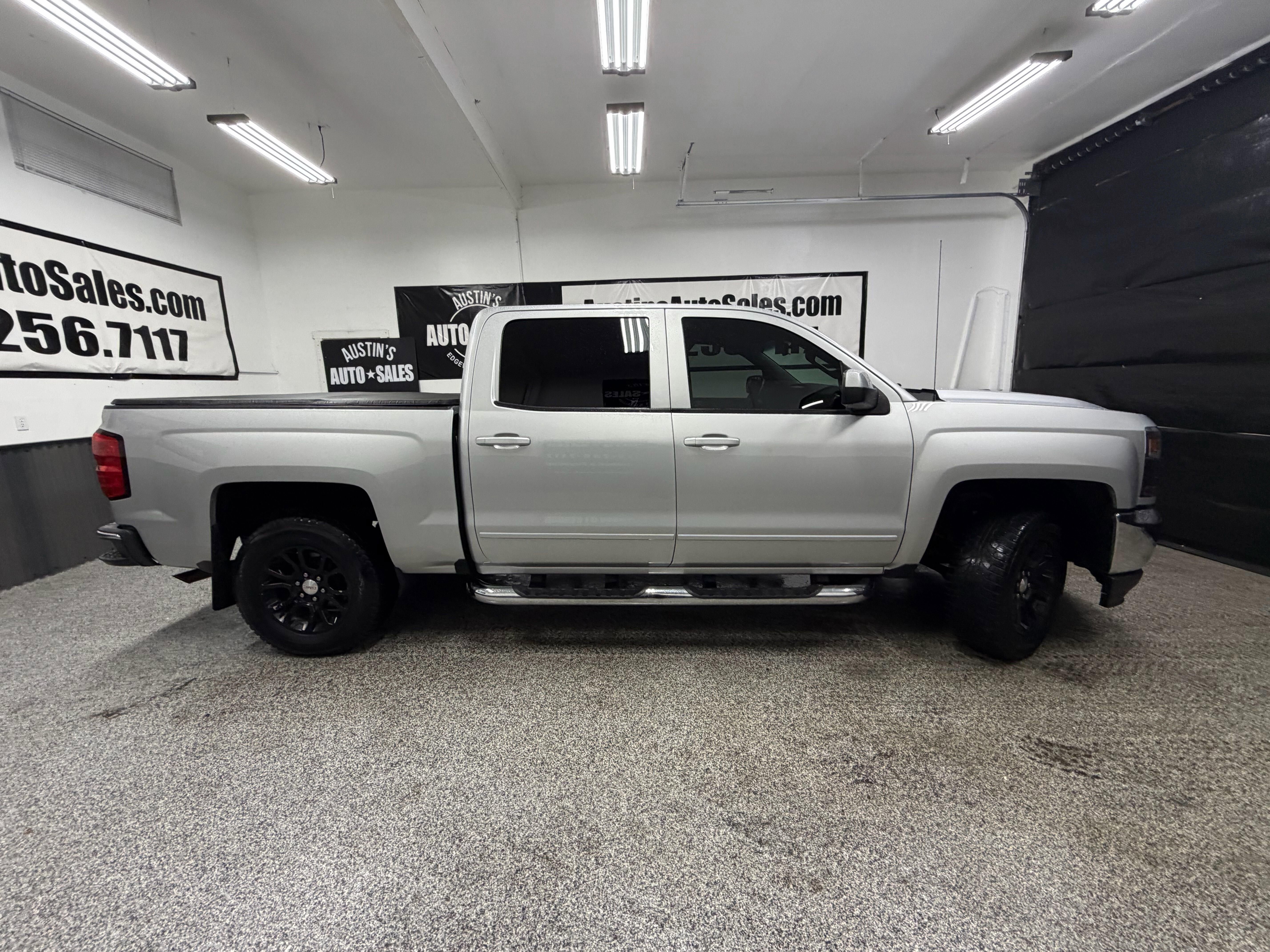 Used 2018 Chevrolet Silverado 1500 LT w/ All Star Edition AWD/4WD image 2