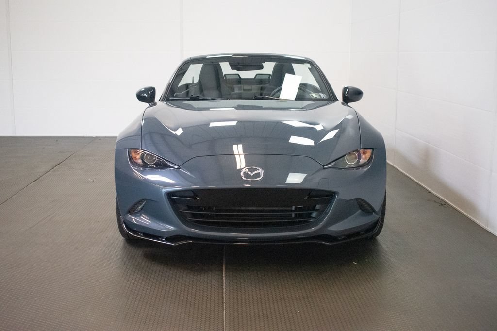 Used 2021 MAZDA MX-5 Miata Club RWD image 2