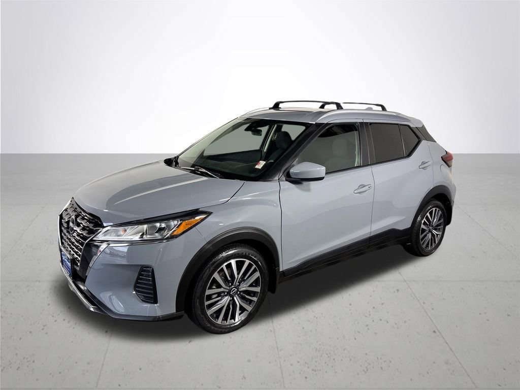 Used 2023 Nissan Kicks SV image 2