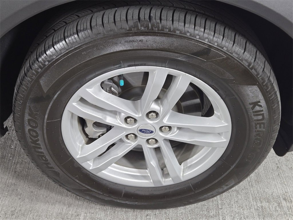 Used 2023 Ford Explorer XLT image 10