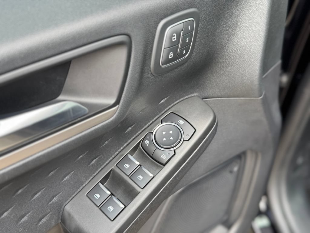 Used 2020 Ford Escape SEL FWD image 18