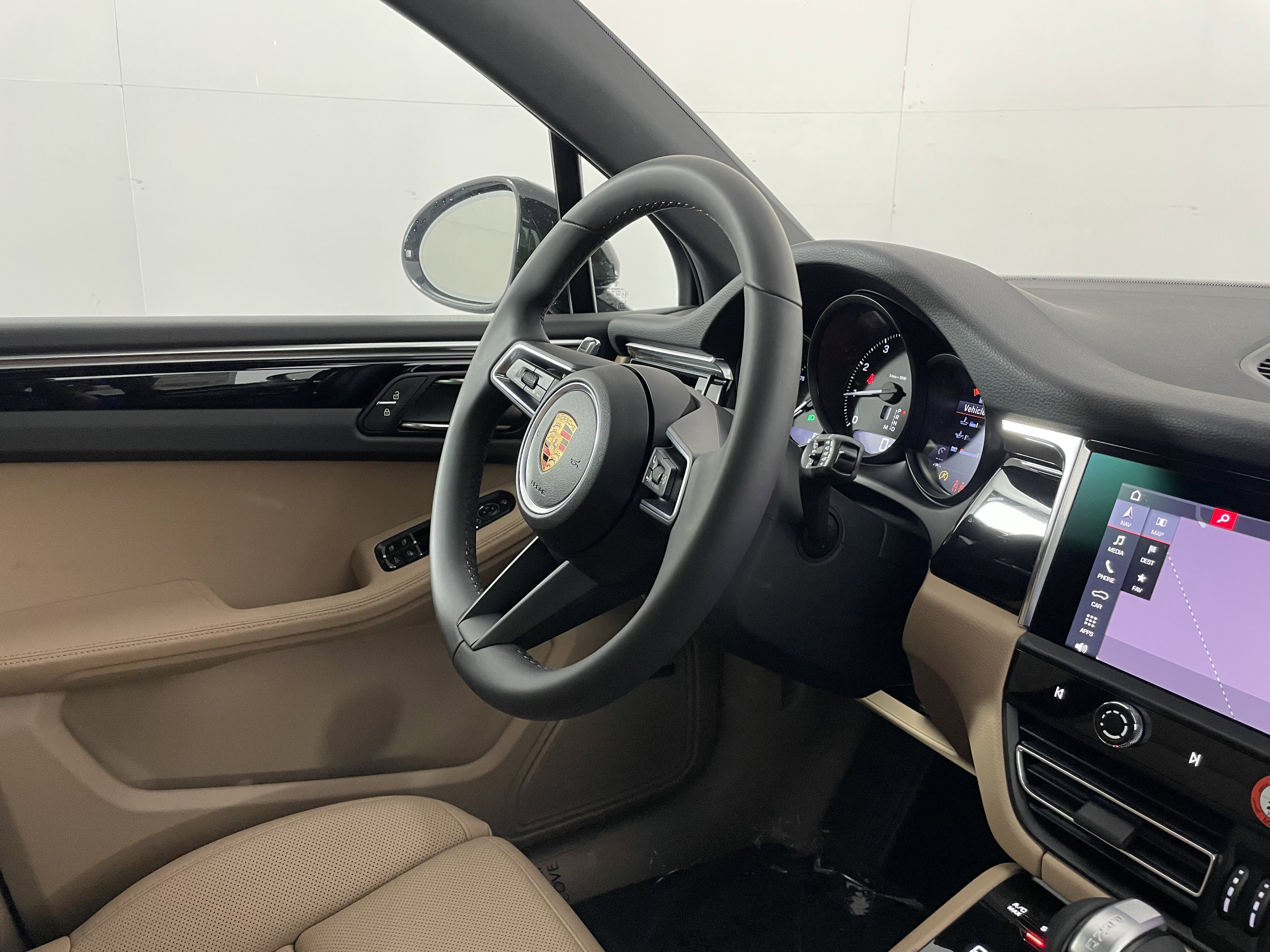 New 2026 Porsche Macan image 12