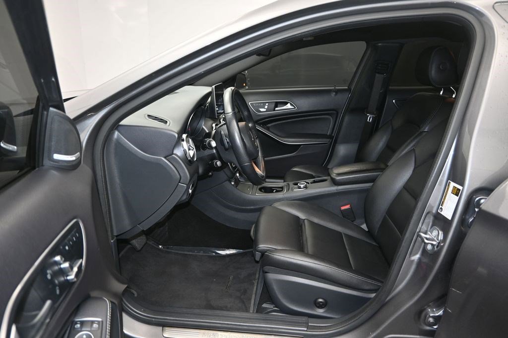 Used 2020 Mercedes-Benz GLA 250 4MATIC image 11