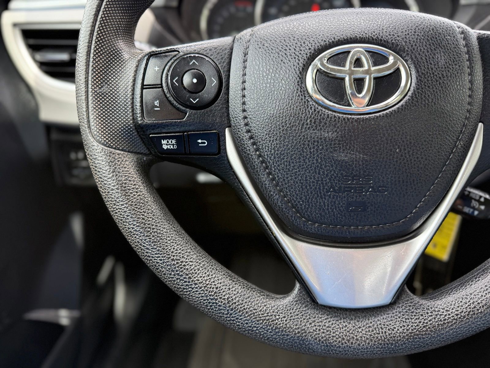 Used 2015 Toyota Corolla LE FWD image 22
