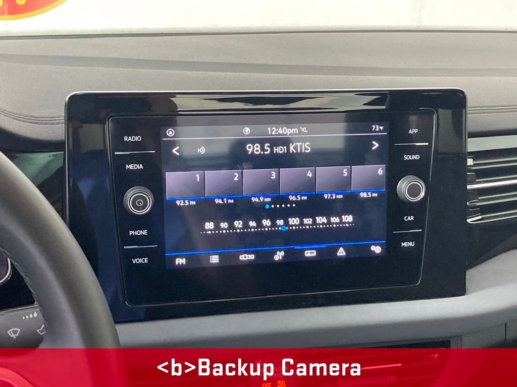 Used 2025 Volkswagen Jetta SE image 3