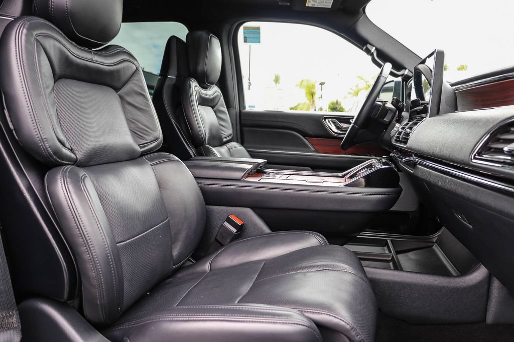 Certified 2023 Lincoln Navigator L Reserve RWD image 21