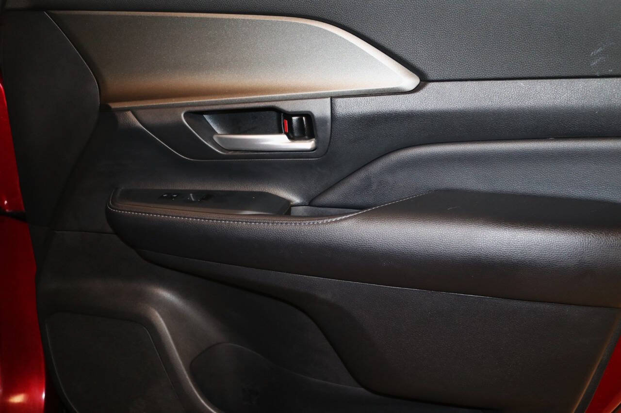 Used 2024 Toyota Grand Highlander AWD image 70