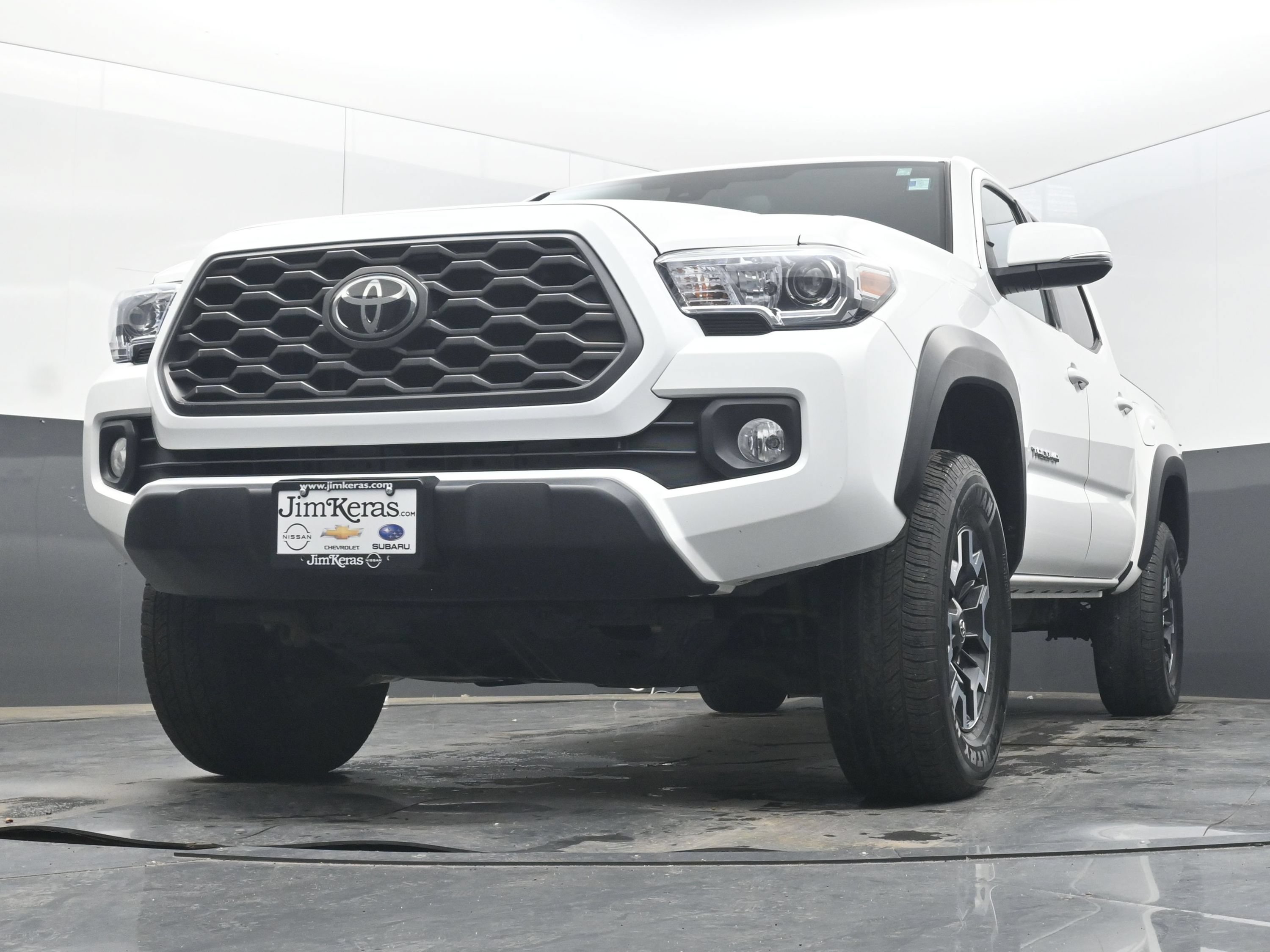 Used 2022 Toyota Tacoma TRD Off-Road w/ Technology Package AWD/4WD image 19