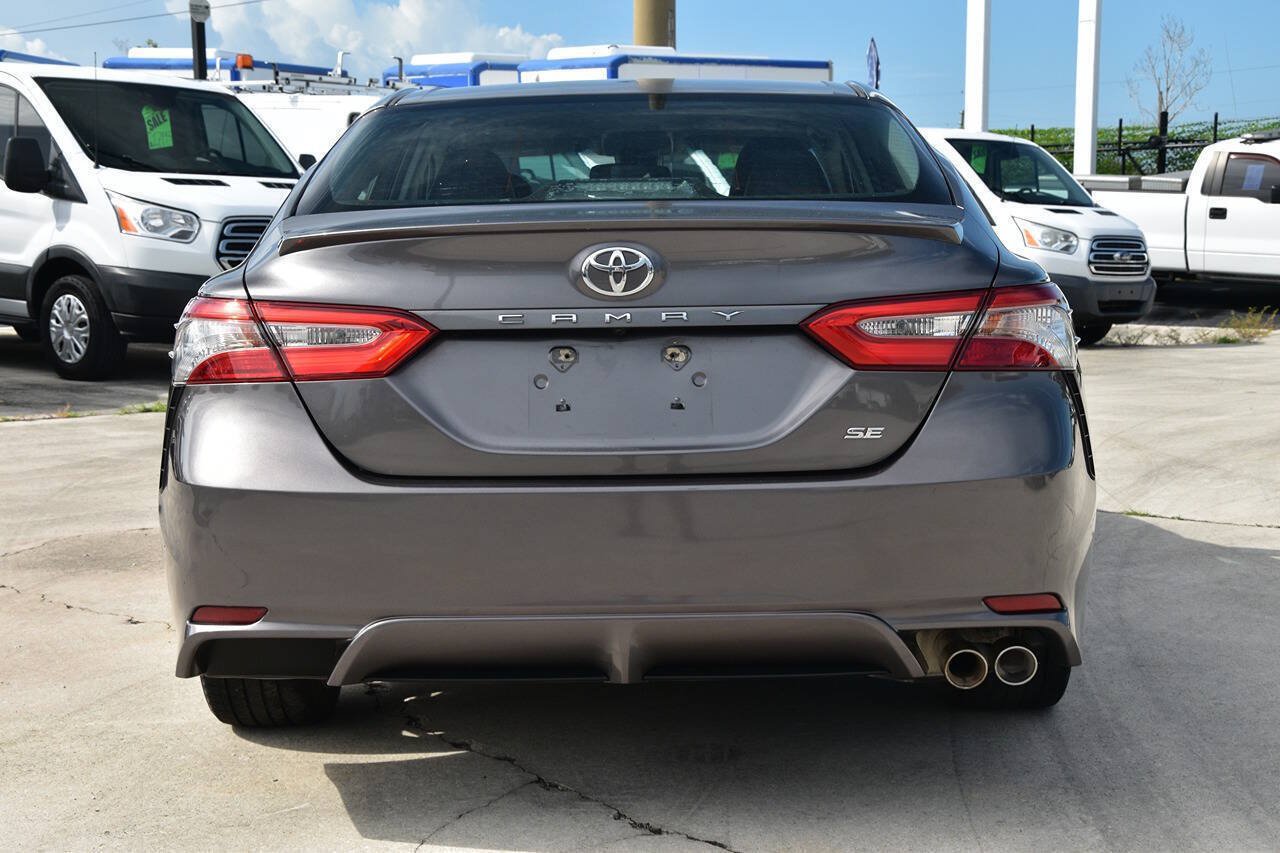 Used 2018 Toyota Camry SE FWD image 6