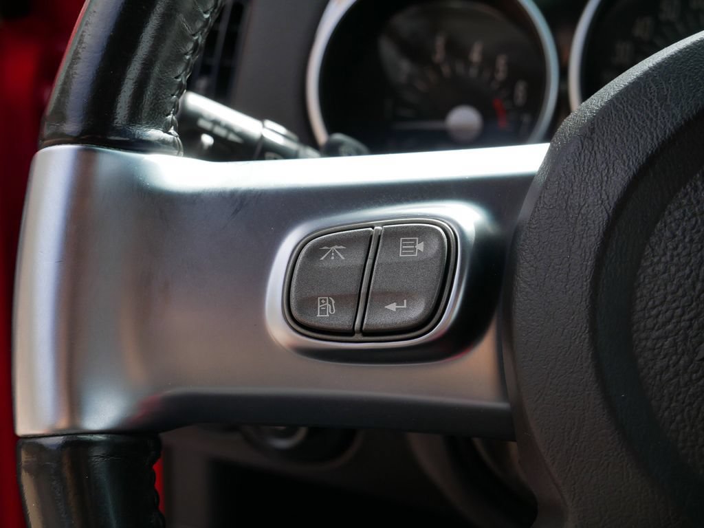 Used 2004 Chevrolet SSR RWD image 17