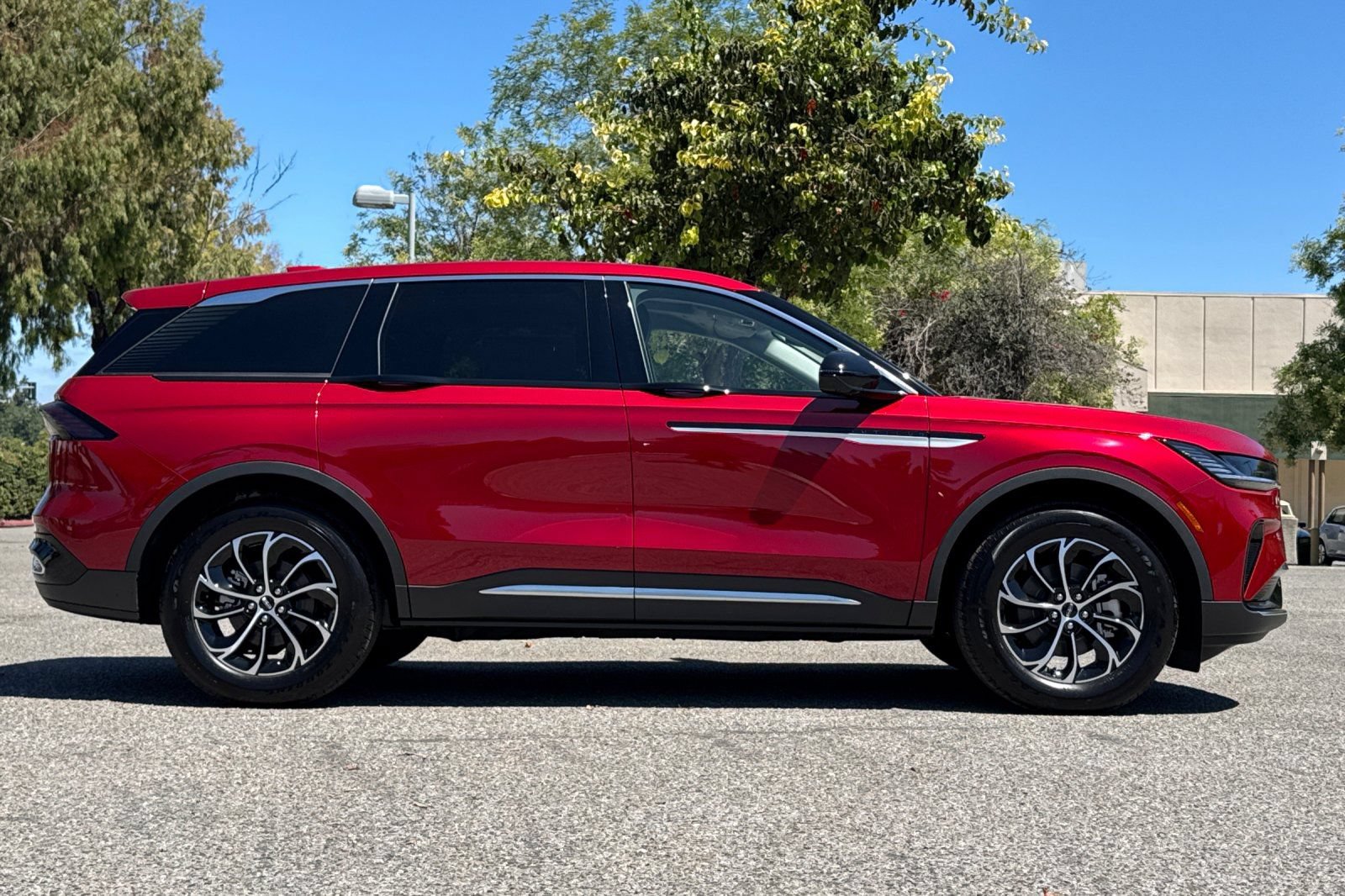 New 2026 Lincoln Nautilus Premier w/ Equipment Group 102A AWD/4WD image 3