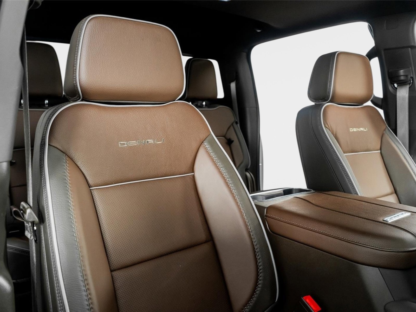 Used 2025 GMC Sierra 3500 Denali w/ Denali Reserve Package image 31