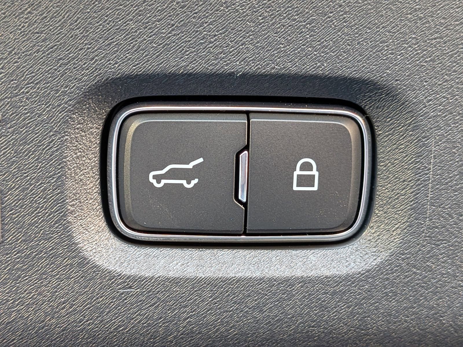 Used 2025 Lincoln Navigator Black Label image 16