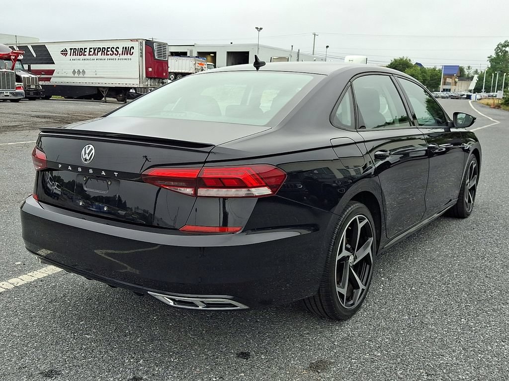 Used 2020 Volkswagen Passat 2.0T R-Line FWD image 4