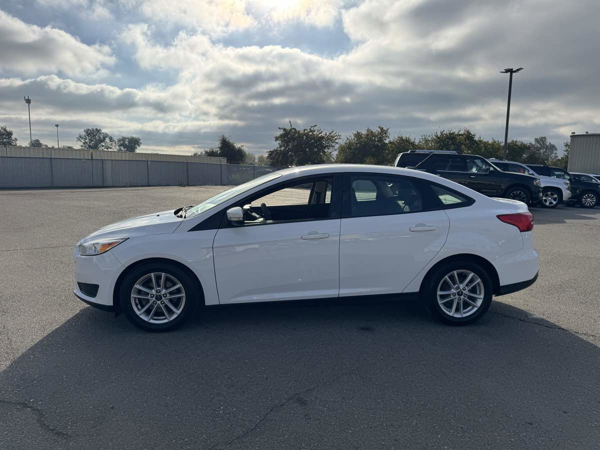 Used 2017 Ford Focus SE image 7
