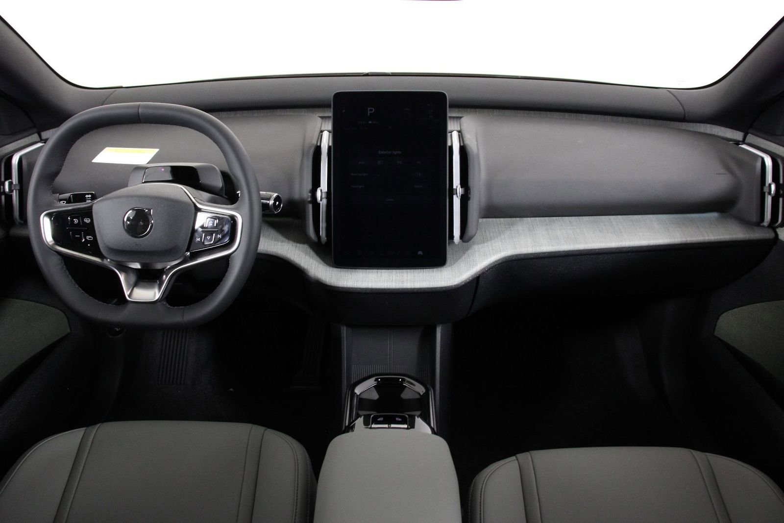 New 2026 Volvo EX30 Plus w/ Climate Package image 5