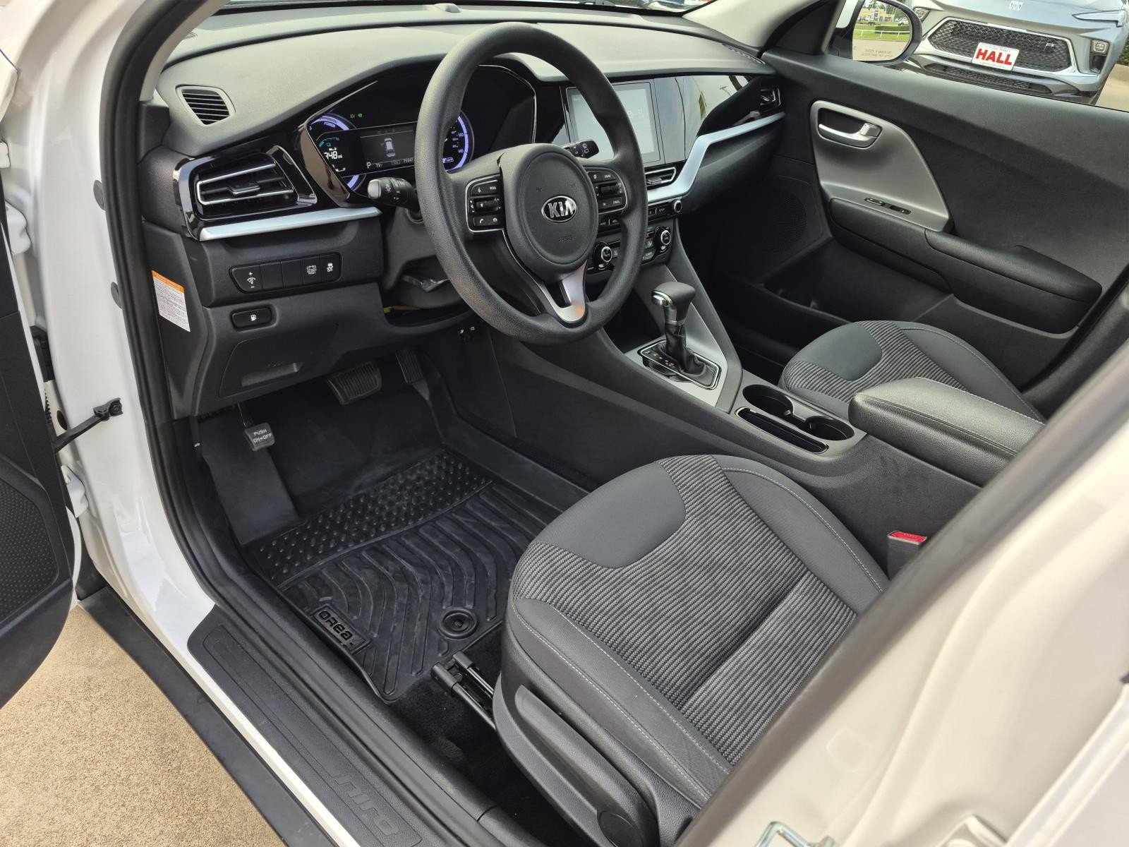 Used 2021 Kia Niro LX image 11