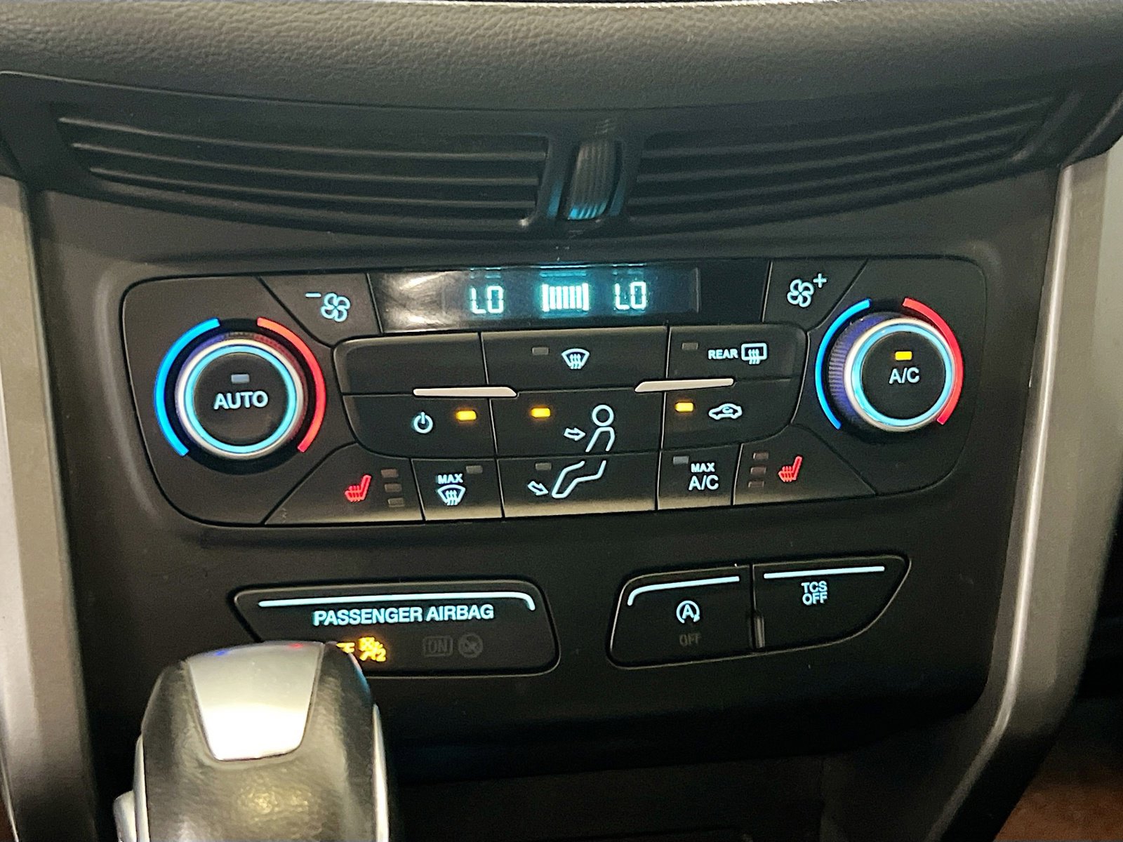 Used 2018 Ford Escape SEL image 12