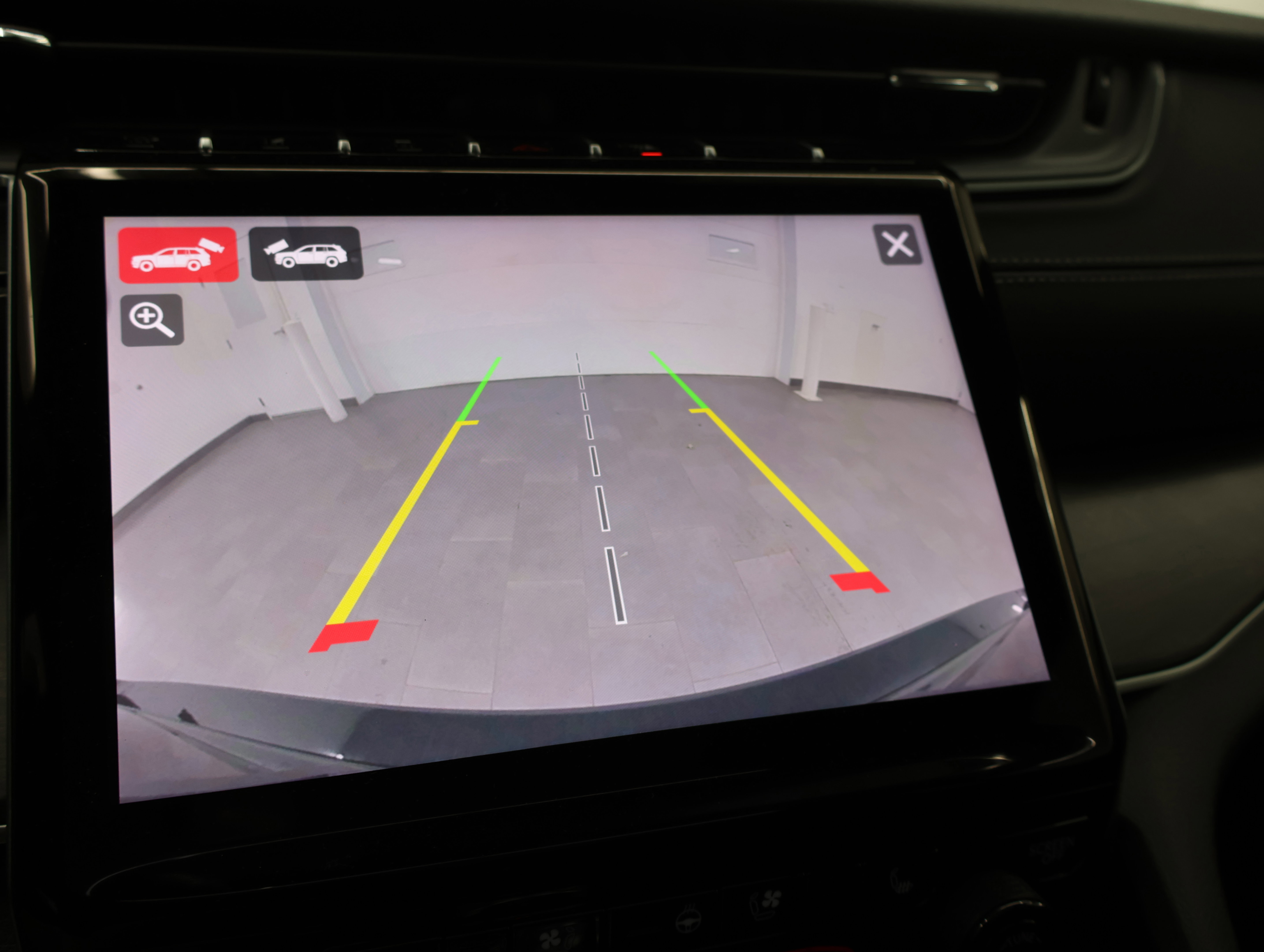 Used 2025 Jeep Grand Cherokee Limited w/ Luxury Tech Group II image 20