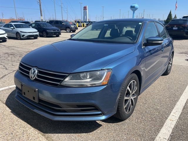 Used 2017 Volkswagen Jetta SE FWD image 3