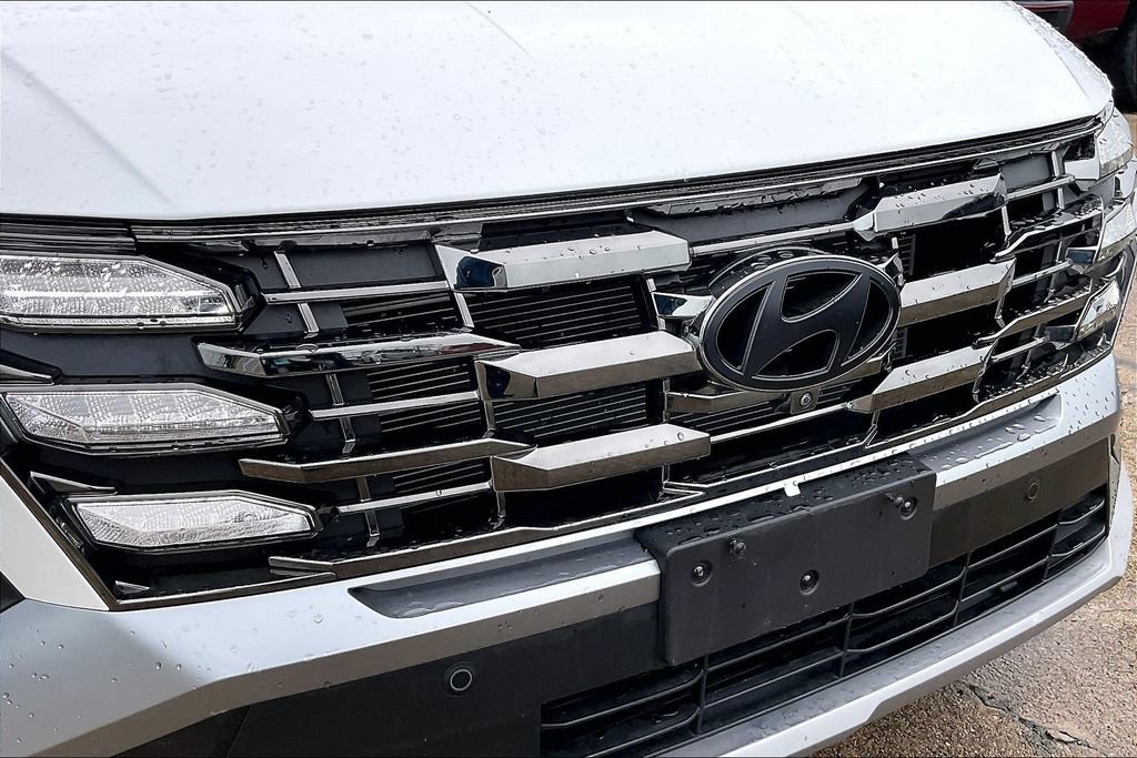 Used 2025 Hyundai Tucson Limited FWD image 34