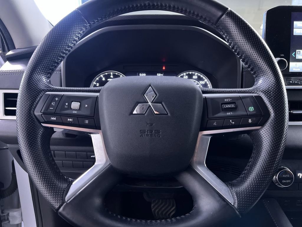 Used 2022 Mitsubishi Outlander SEL image 16