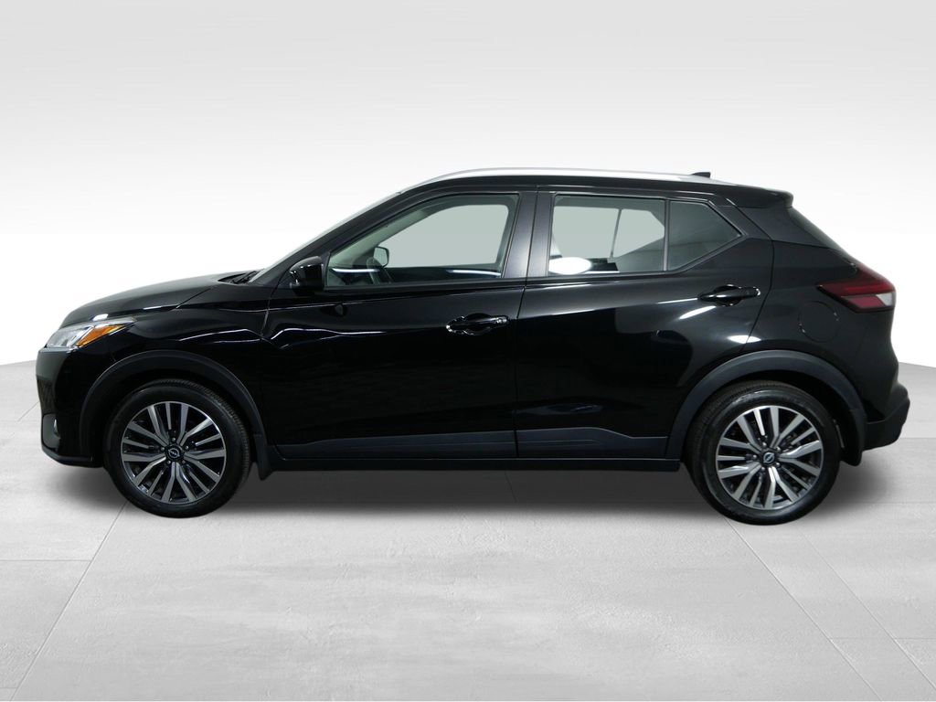 Used 2022 Nissan Kicks SV image 6