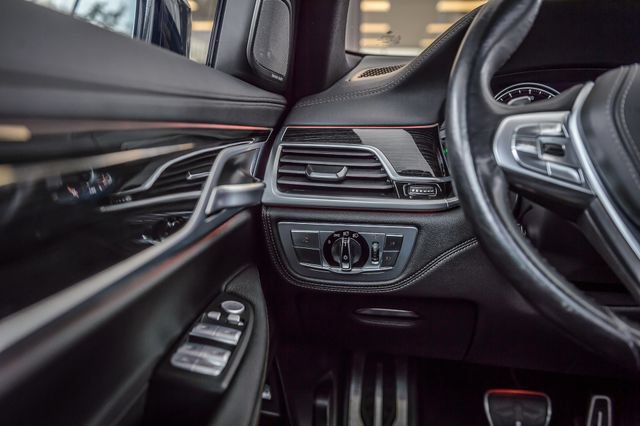 Used 2019 BMW 740i w/ M Sport Package RWD image 26