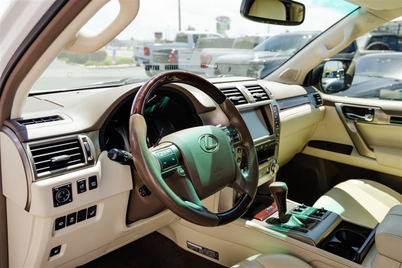Used 2017 Lexus GX 460 Luxury AWD/4WD image 15