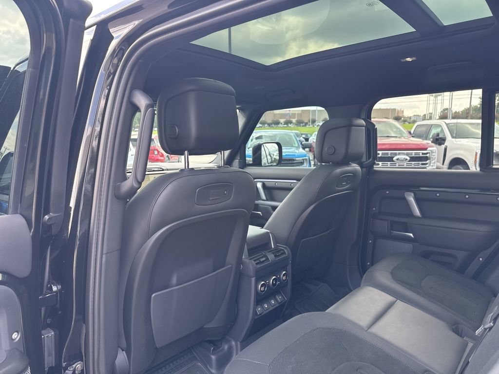 Used 2022 Land Rover Defender 110 V8 image 14