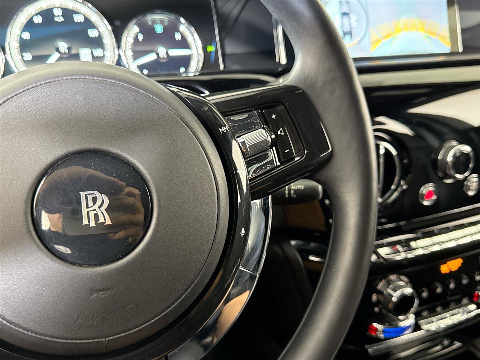 Used 2019 Rolls-Royce Phantom Sedan image 21