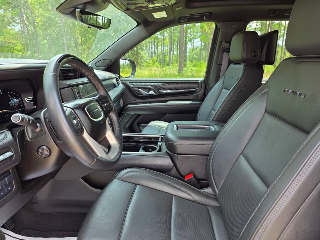 Used 2024 GMC Yukon XL Denali w/ Denali Reserve Package AWD/4WD image 15