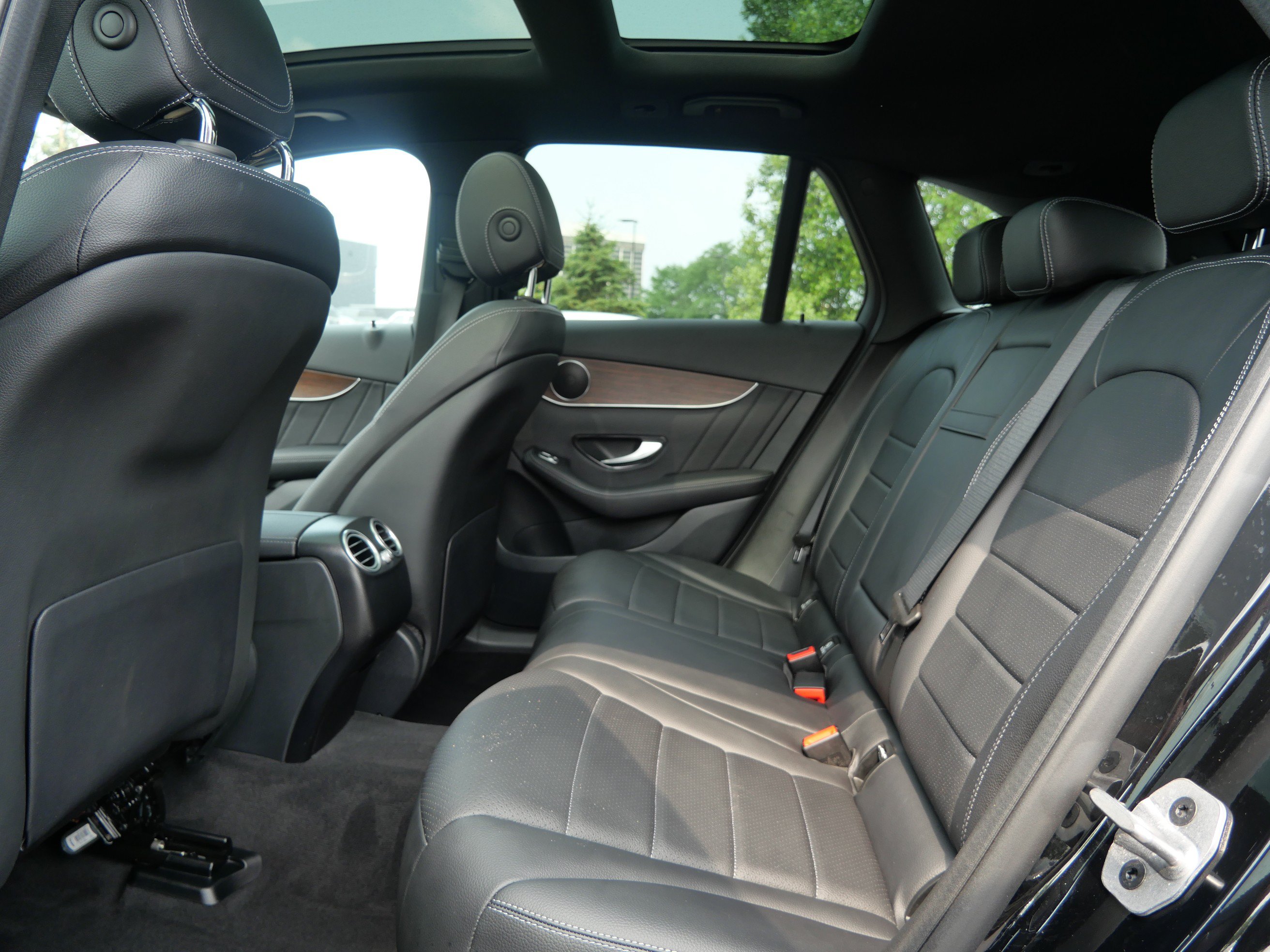 Used 2022 Mercedes-Benz GLC 300 4MATIC image 16