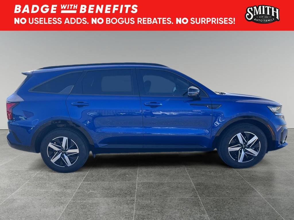 Used 2023 Kia Sorento S image 3