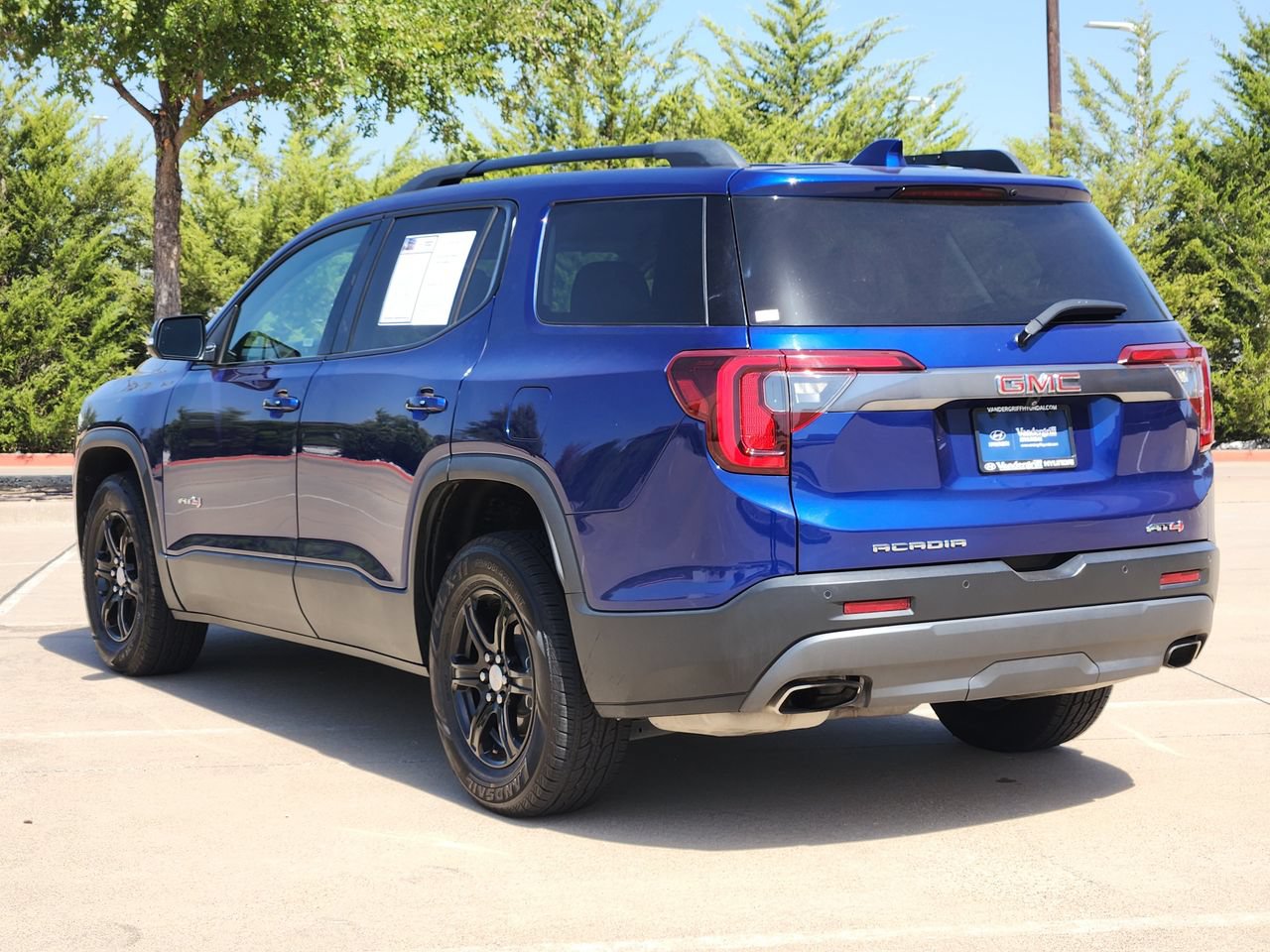 Used 2023 GMC Acadia AT4 AWD/4WD image 3