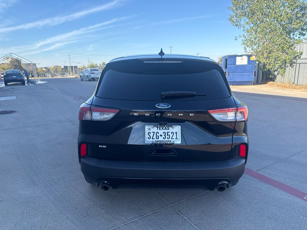 Used 2022 Ford Escape SE w/ SE Sport Appearance Package FWD image 4