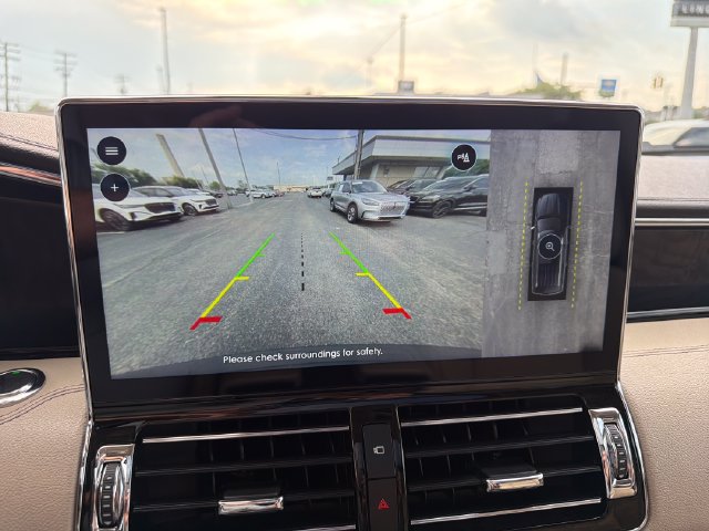 Certified 2024 Lincoln Navigator Reserve AWD/4WD image 23