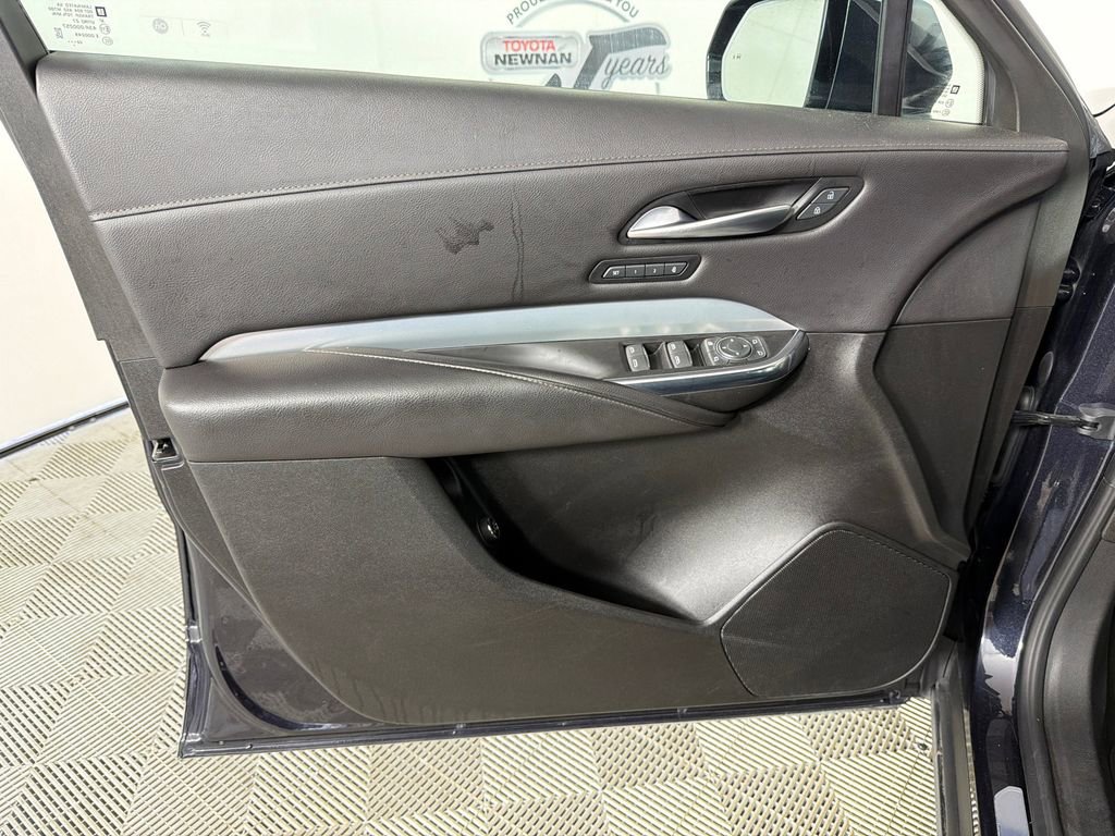 Used 2023 Cadillac XT4 Premium Luxury FWD image 10
