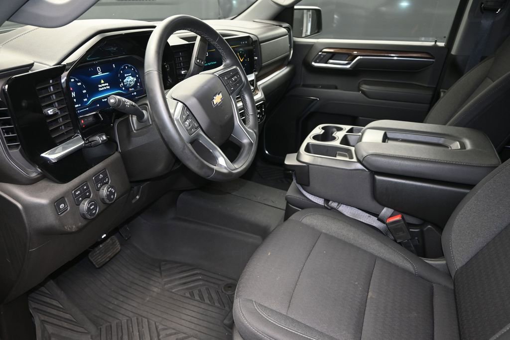 Used 2024 Chevrolet Silverado 1500 LT AWD/4WD image 12