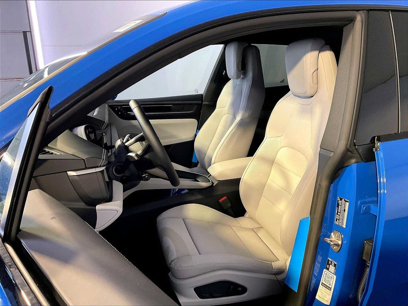 New 2026 Porsche Macan 4 Electric AWD/4WD image 5