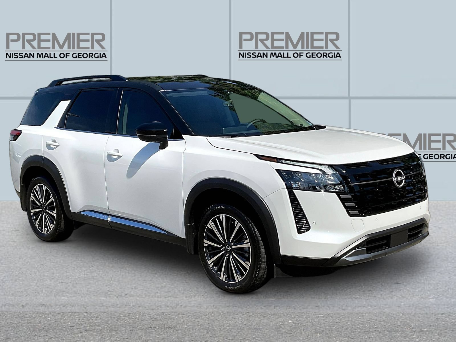 New 2026 Nissan Pathfinder Platinum FWD image 2