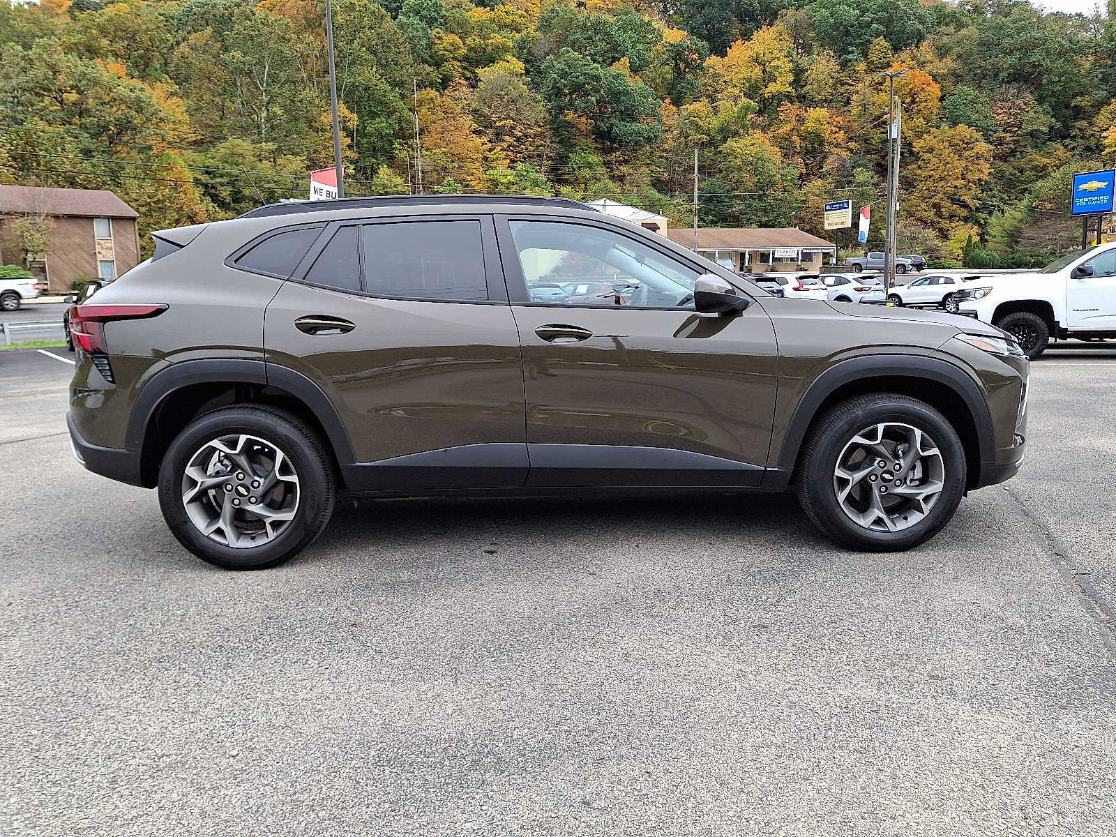 Used 2024 Chevrolet Trax LT FWD image 7