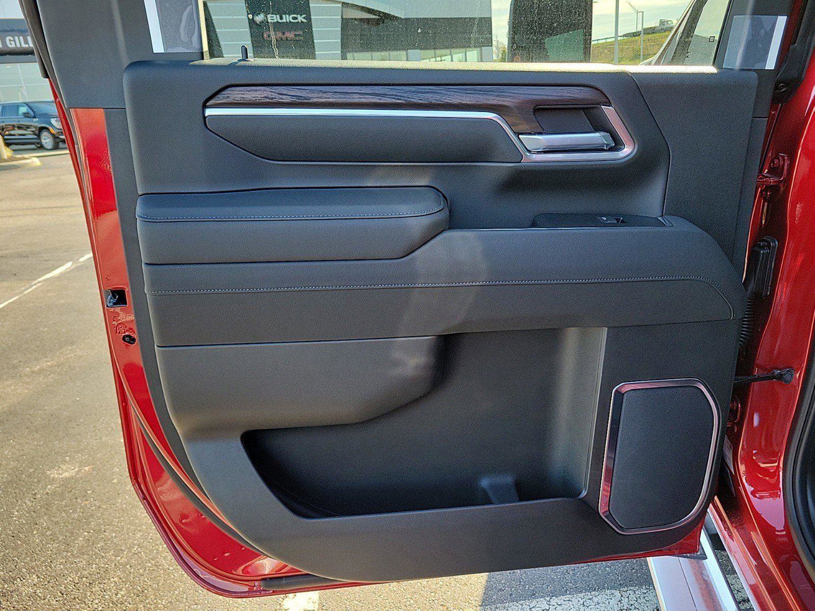 New 2026 GMC Sierra 2500 SLT w/ SLT Premium Package image 13