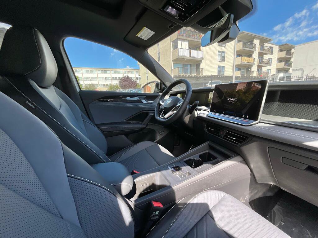 New 2026 Volkswagen Tiguan SE R-Line AWD/4WD image 18