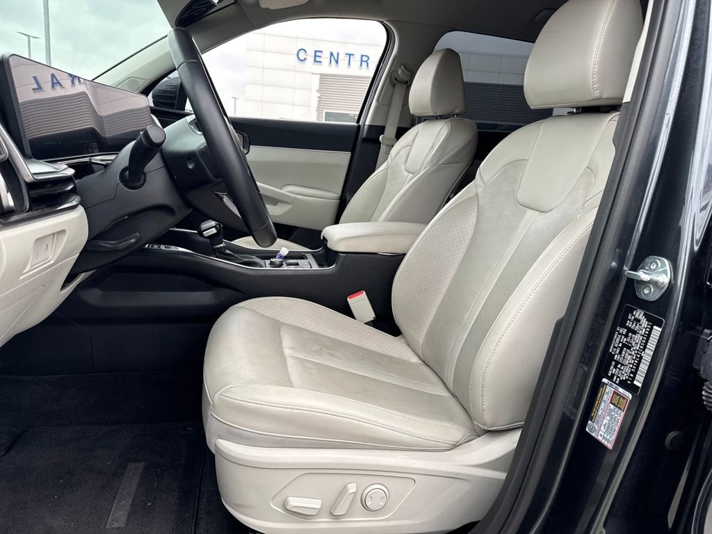 Used 2025 Kia Sorento S image 17